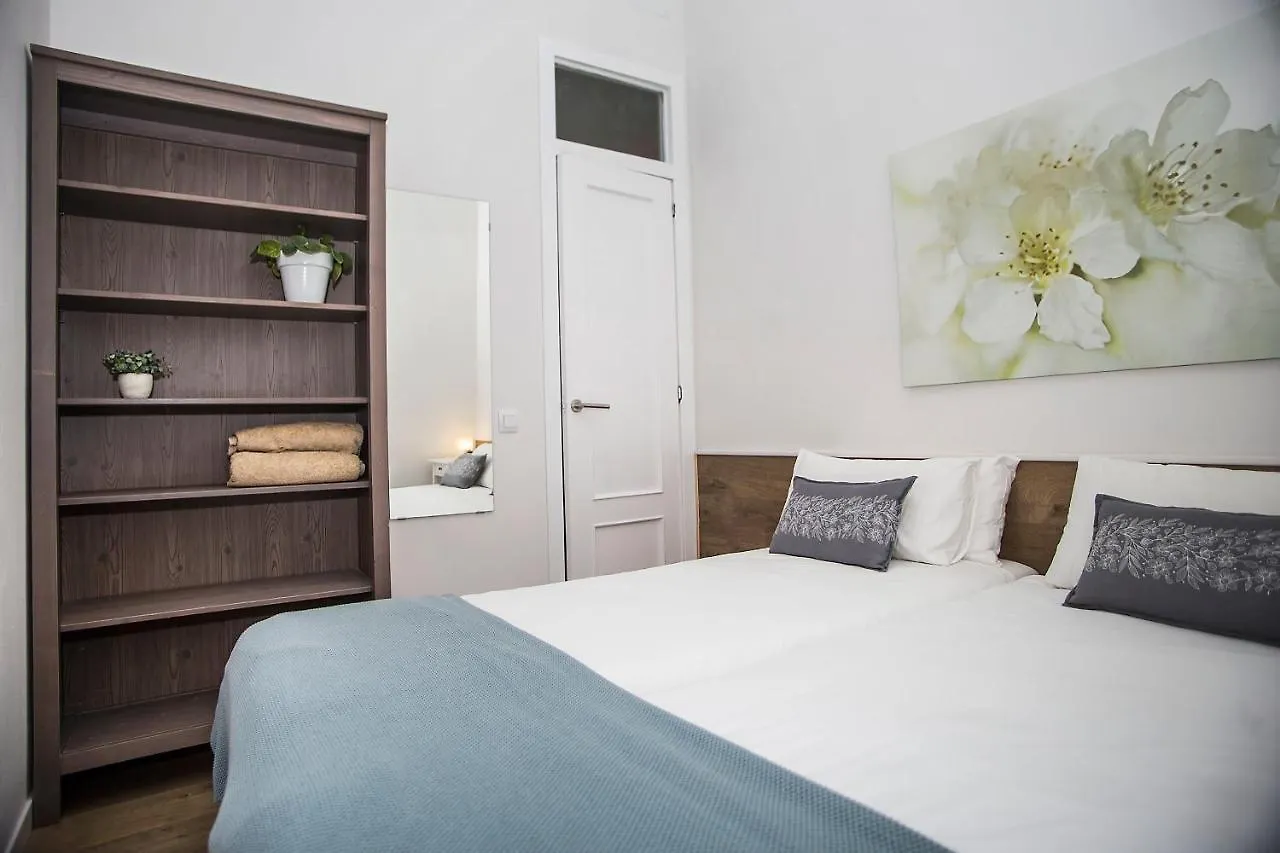 Mai & Maud Ronda Apartment Barcelona