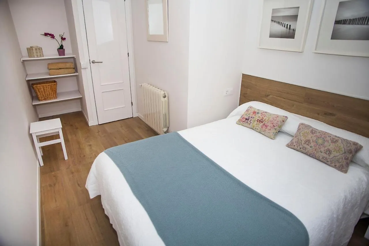 Mai & Maud Ronda Apartment Barcelona